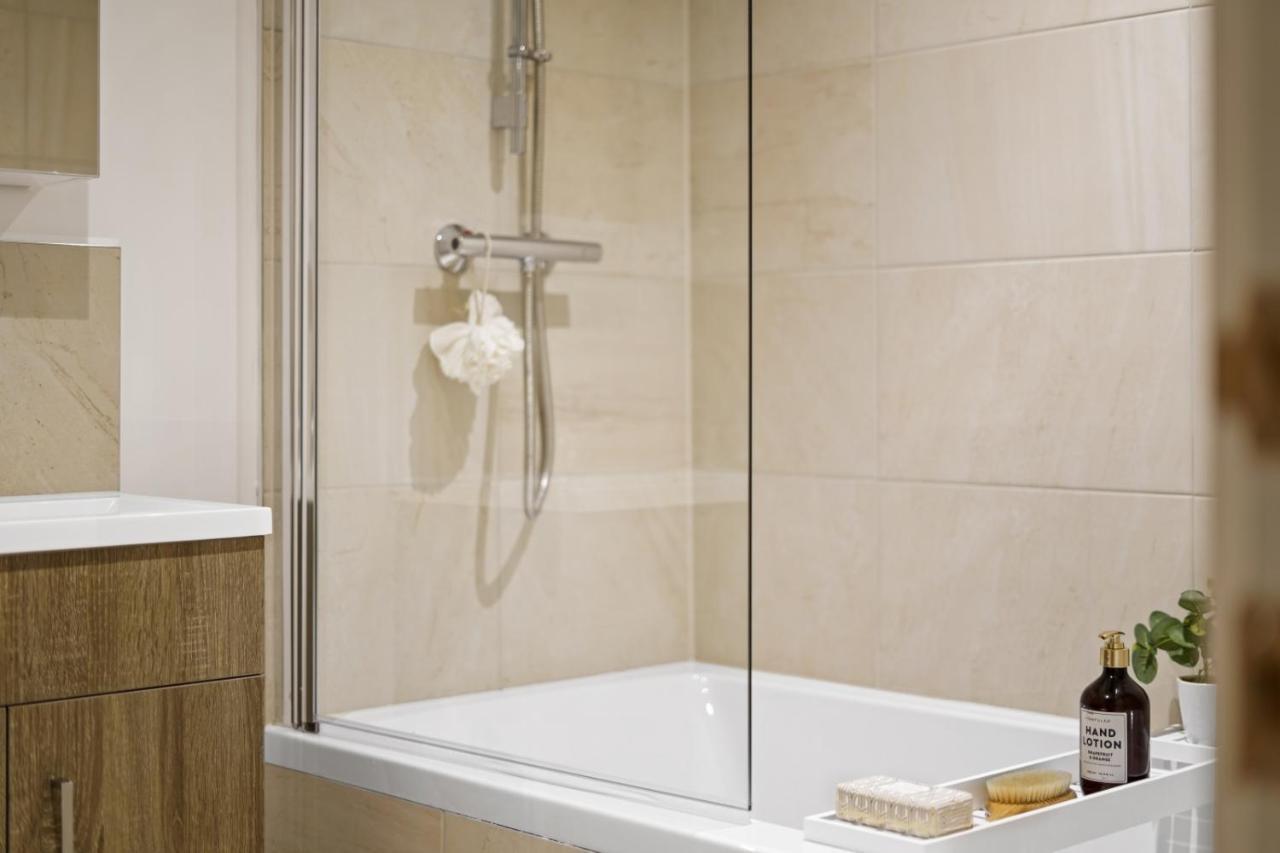 Eton House-Stunning-Castle Views-5Bed-Free-Parking 빌라 외부 사진